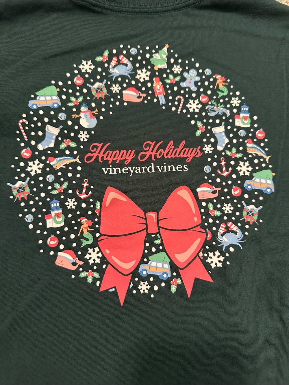 Vineyard Vines Green Tee with Red Bow Holiday Wreath Graphic